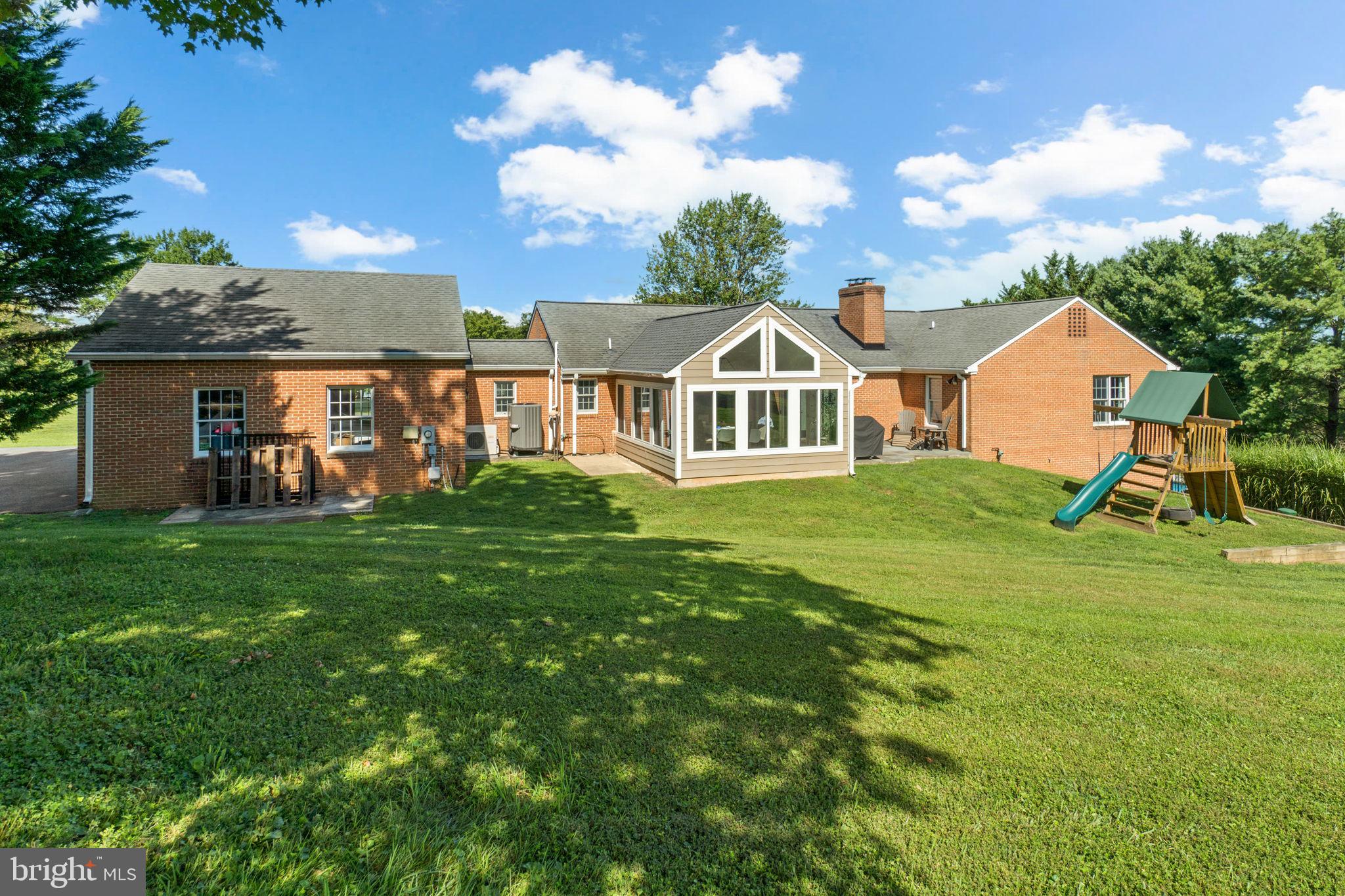 WOLF DEN SPRING - Residential