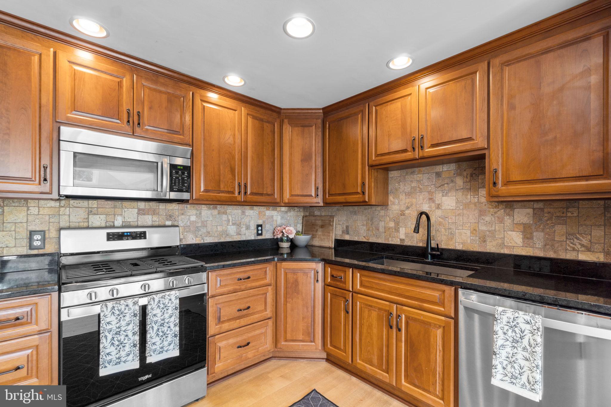 WOLF DEN SPRING - Residential