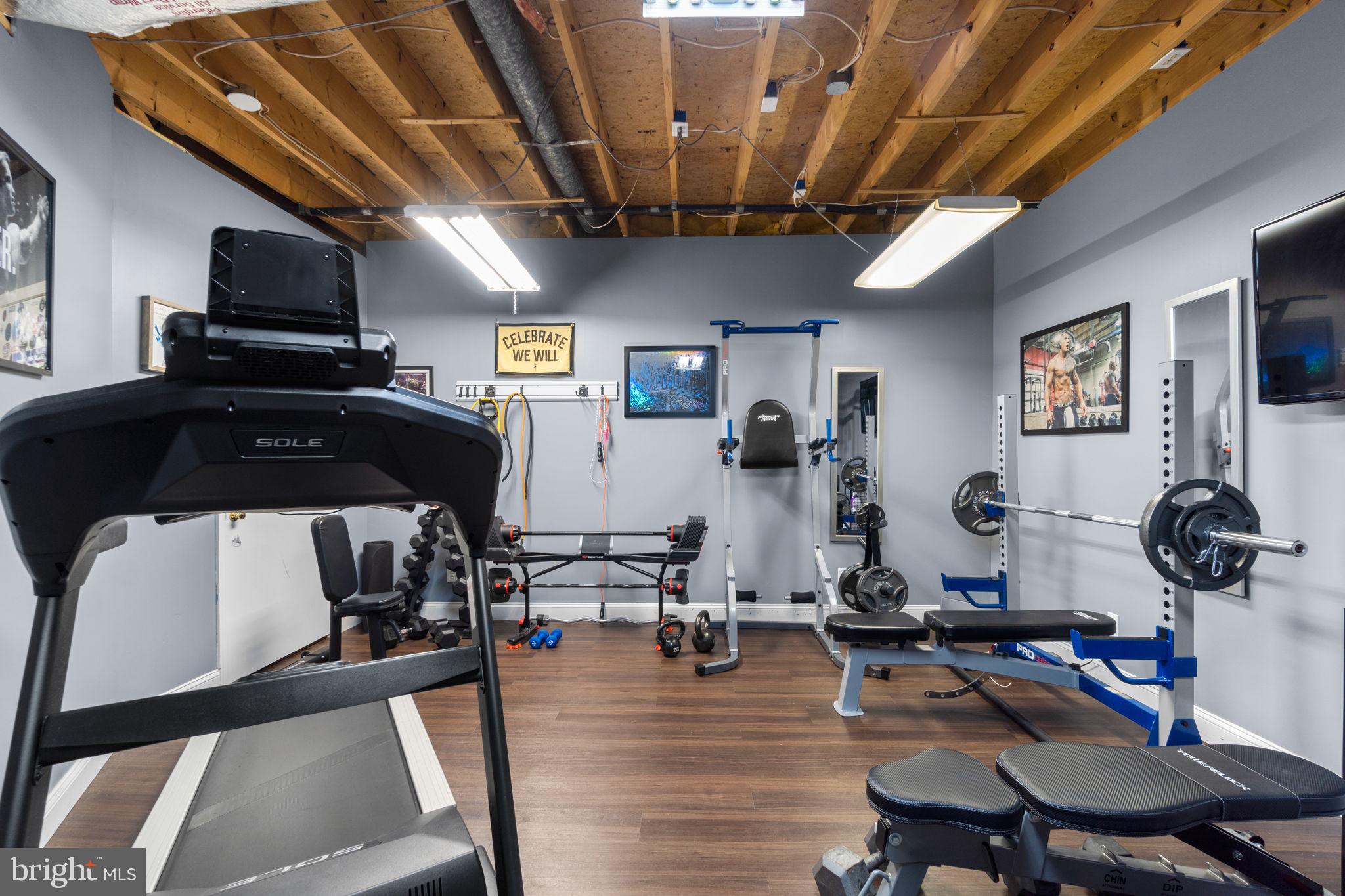 WOLF DEN SPRING - Residential