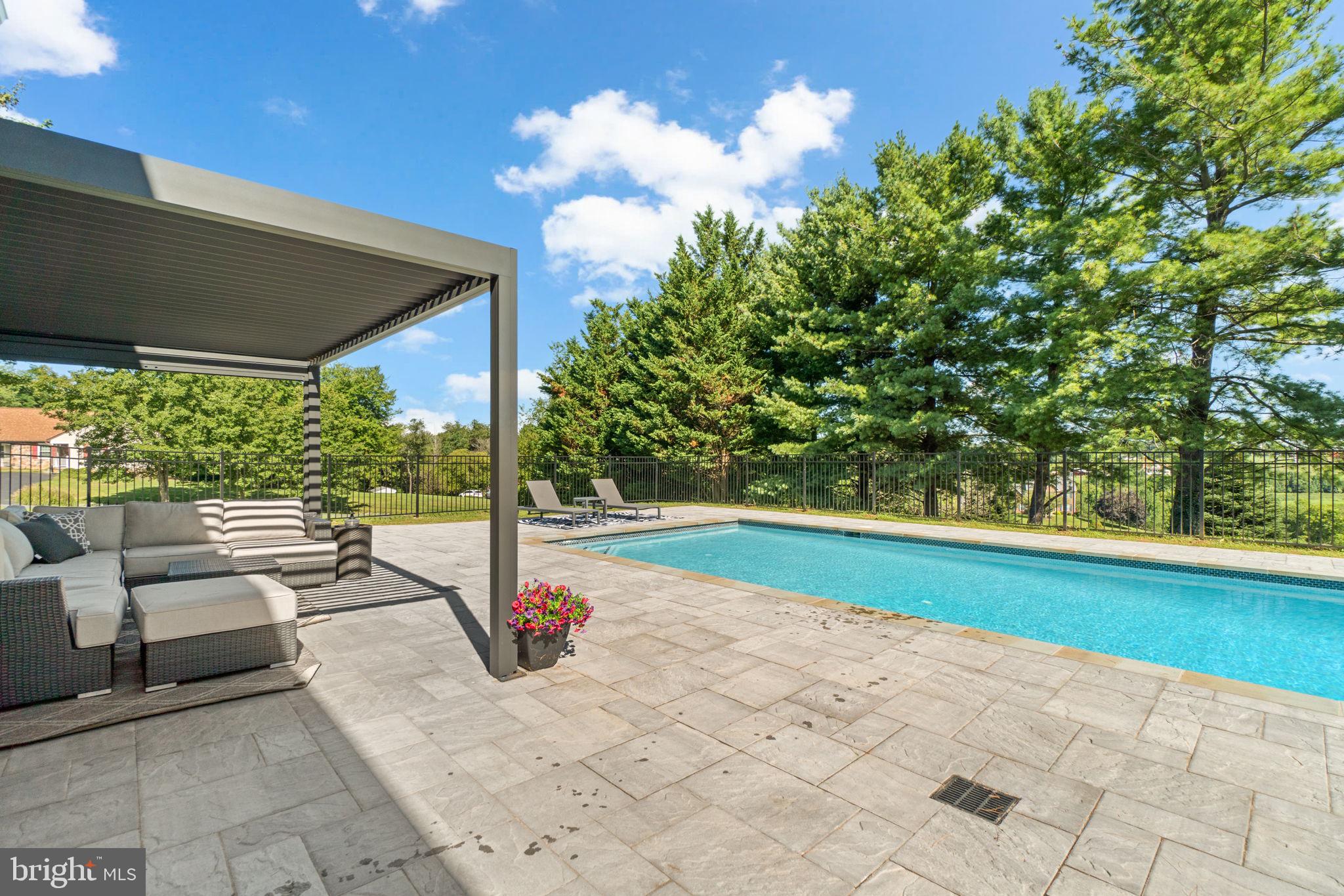 WOLF DEN SPRING - Residential