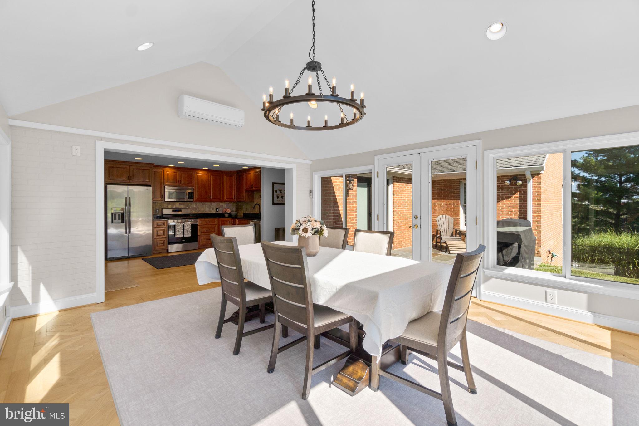 WOLF DEN SPRING - Residential