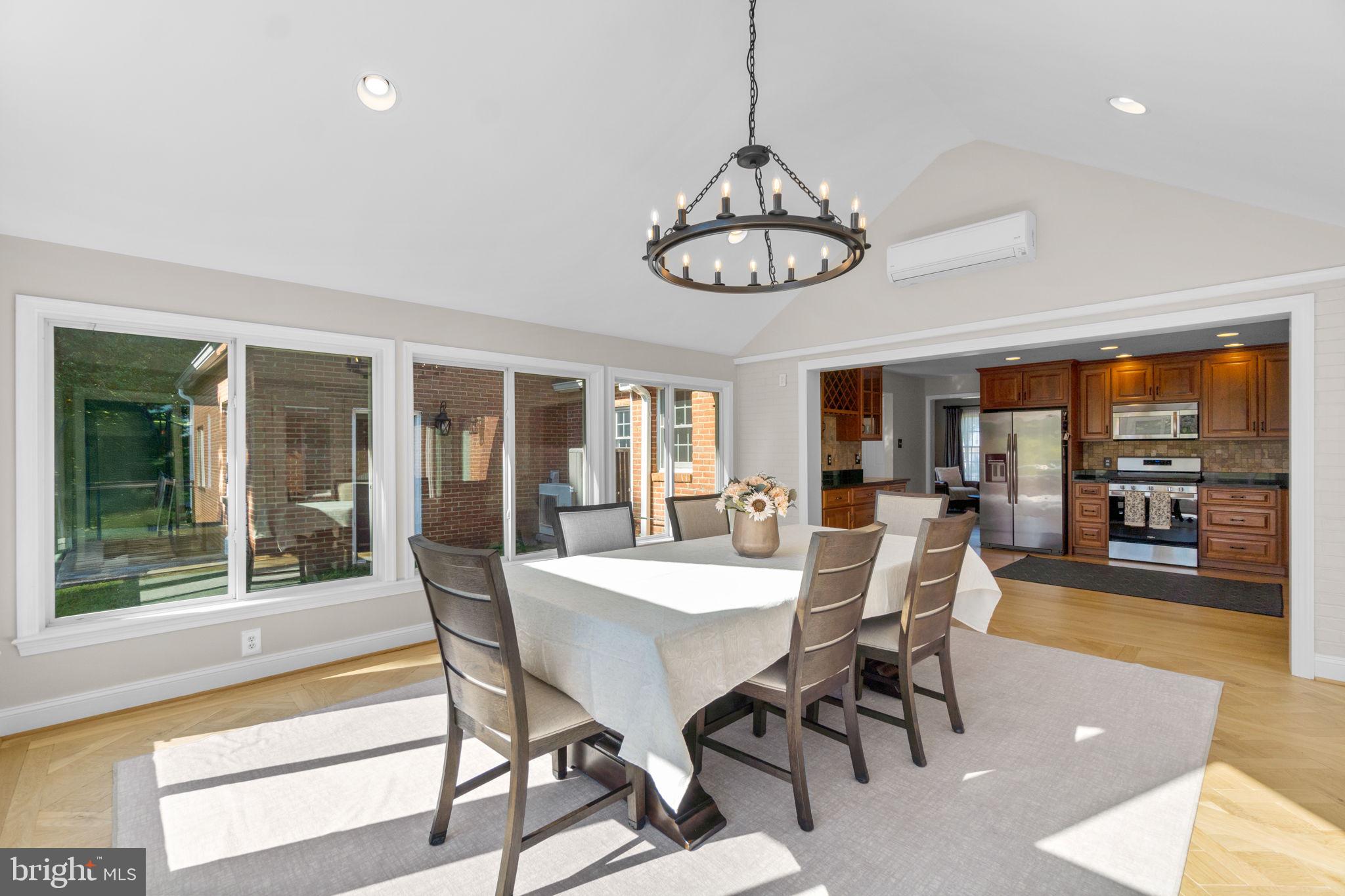 WOLF DEN SPRING - Residential