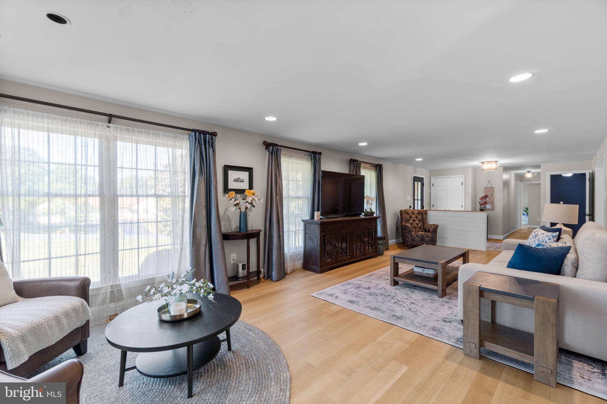 WOLF DEN SPRING - Residential