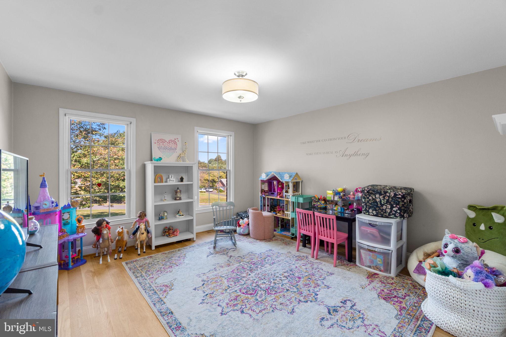 WOLF DEN SPRING - Residential