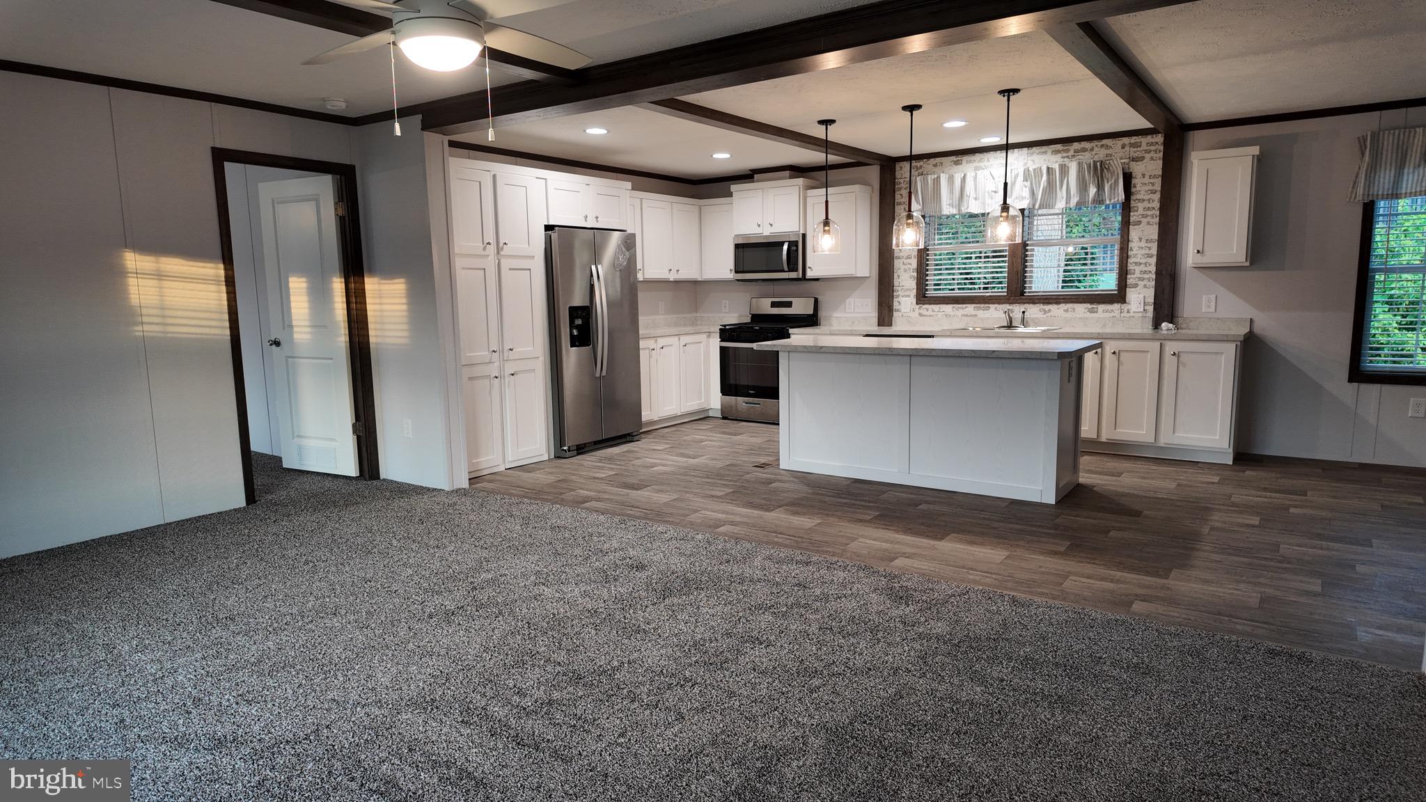 30 W WILLOW