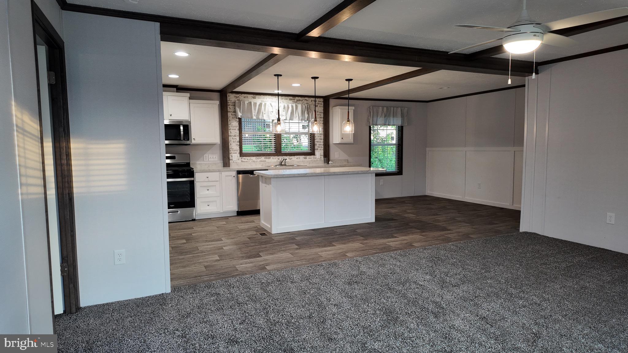 30 W WILLOW