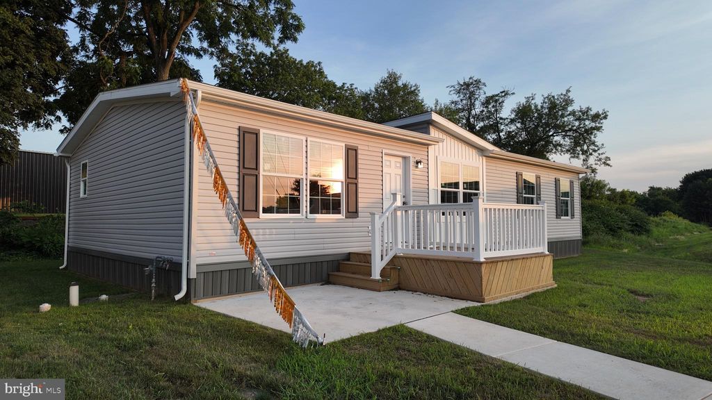 Photo of 30 W Willow, PALMYRA, PA 17078 (MLS # PALN2021800)