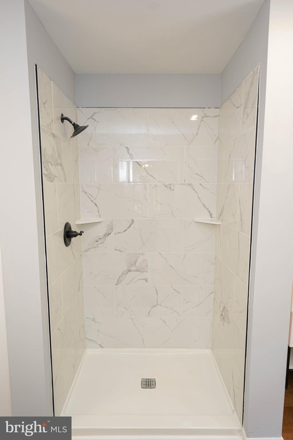 MARTENA MANOR - Residential