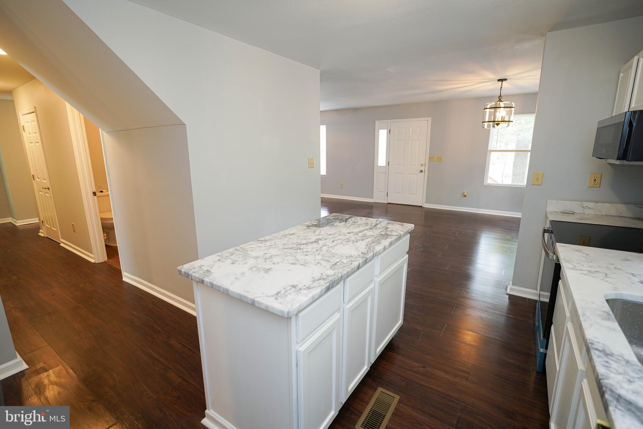 MARTENA MANOR - Residential