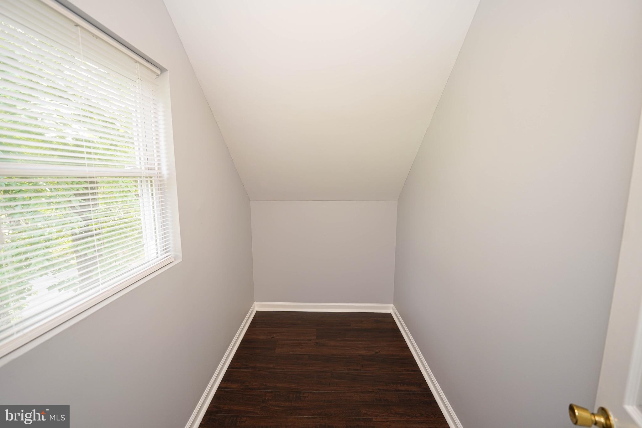 MARTENA MANOR - Residential