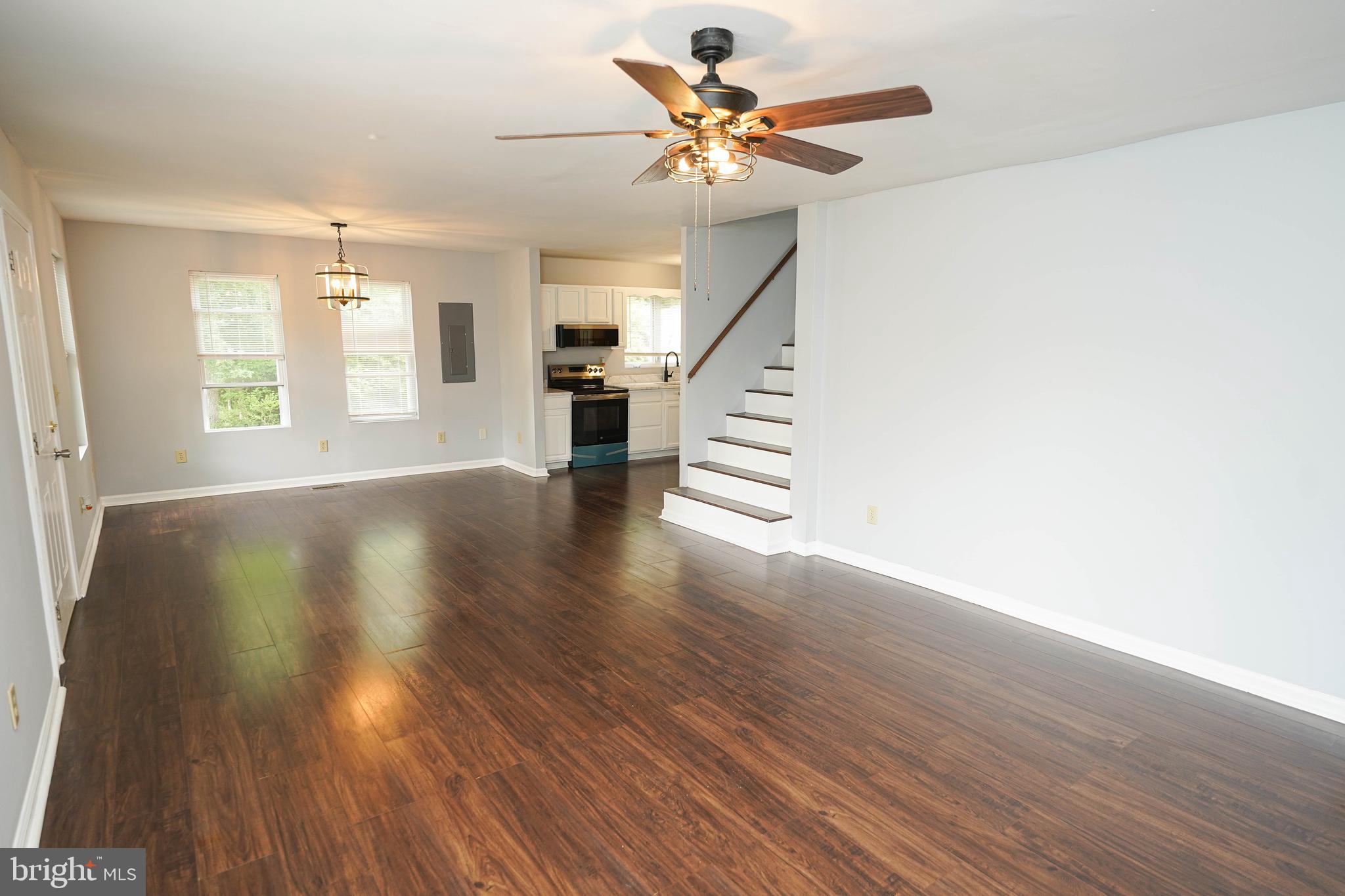 MARTENA MANOR - Residential