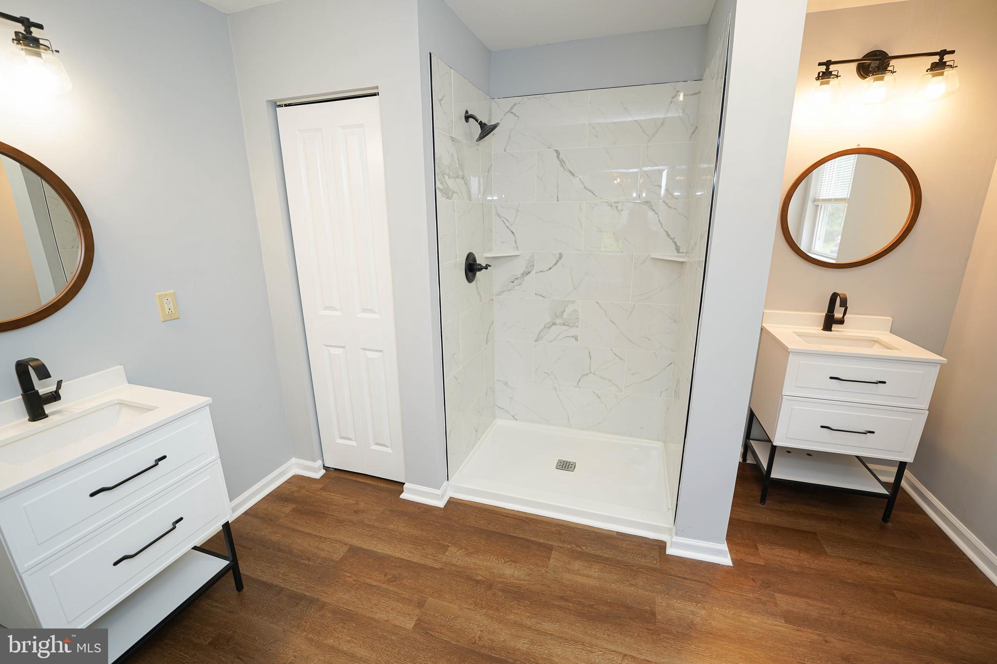 MARTENA MANOR - Residential