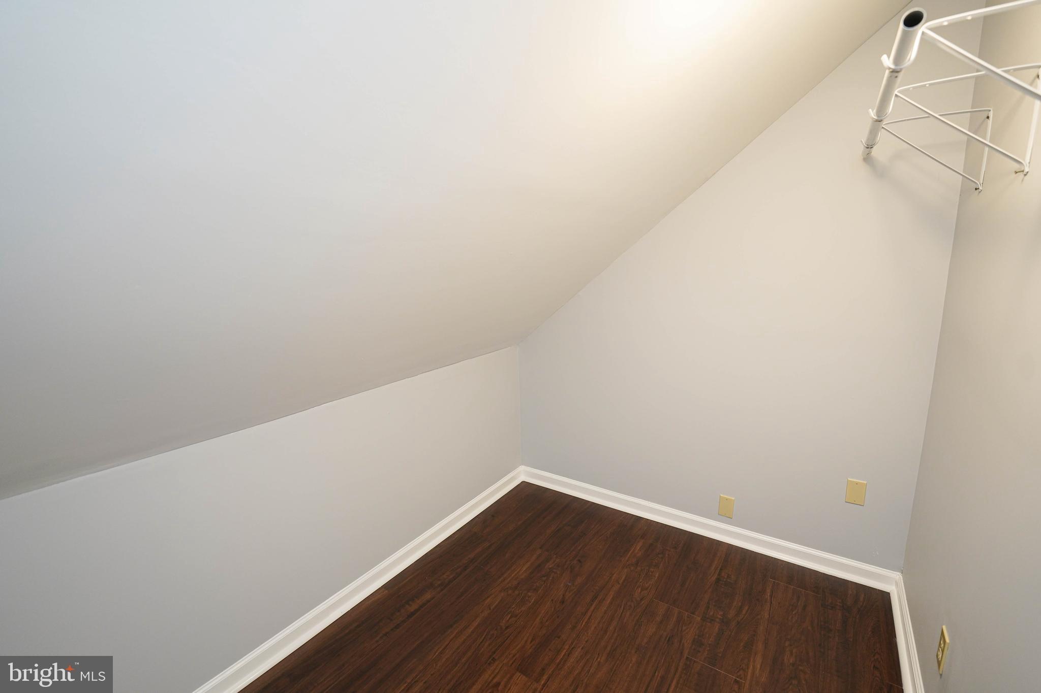 MARTENA MANOR - Residential