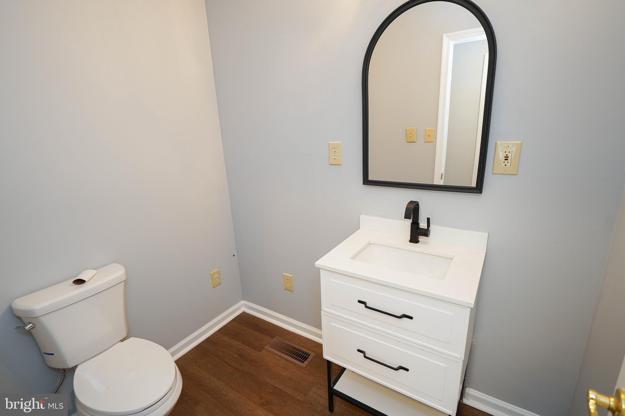 MARTENA MANOR - Residential