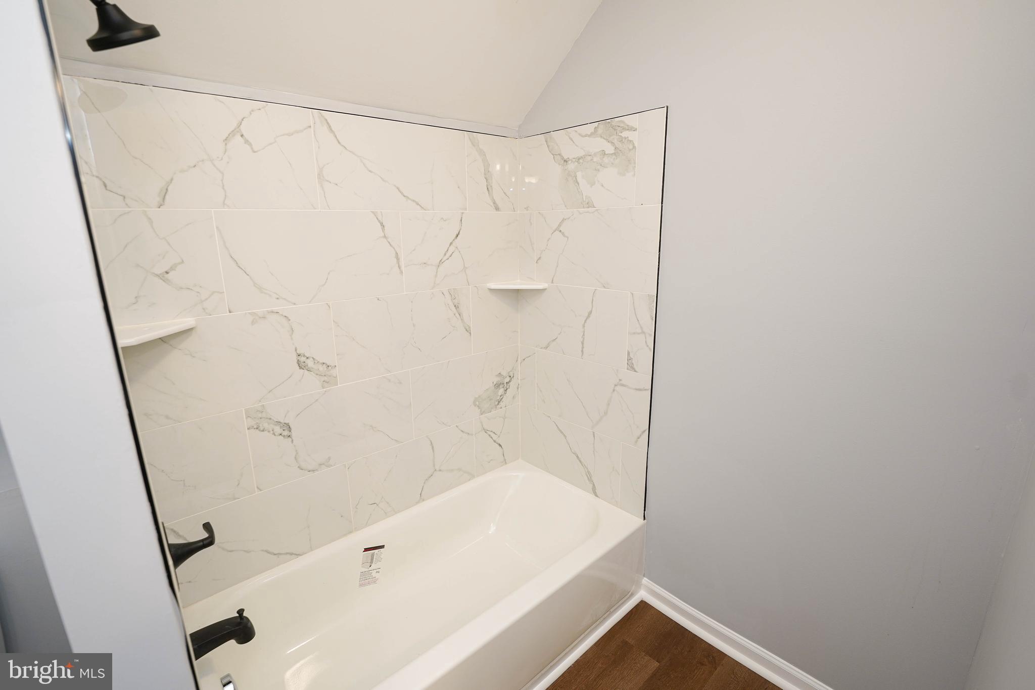 MARTENA MANOR - Residential