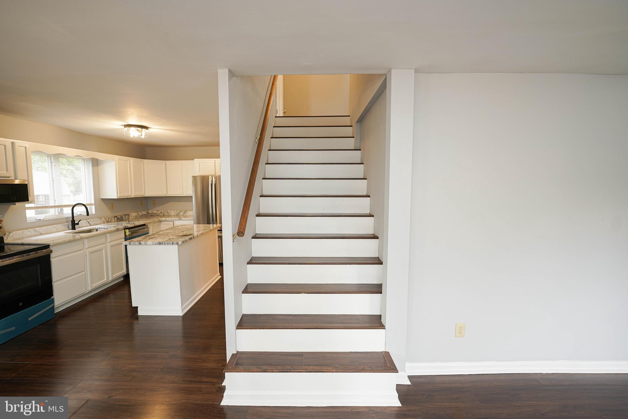 MARTENA MANOR - Residential