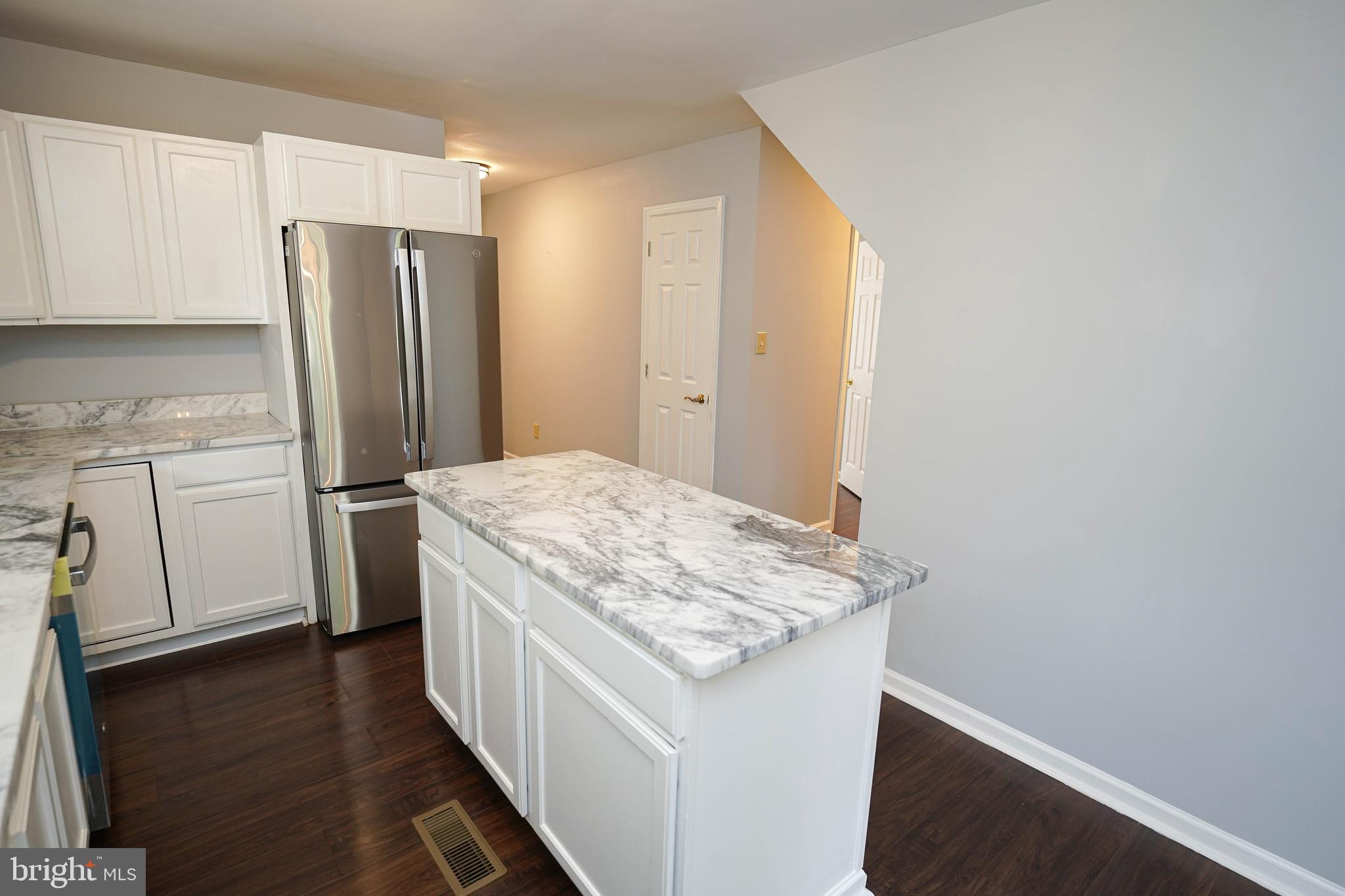 MARTENA MANOR - Residential