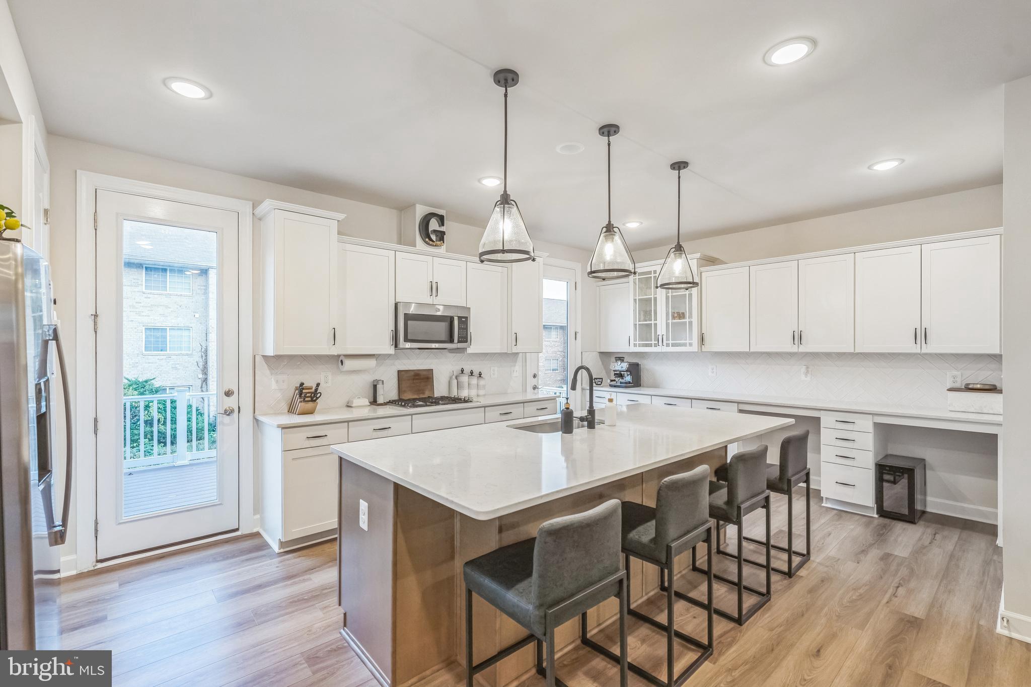 7203 MOUNTAINEER DRIVE