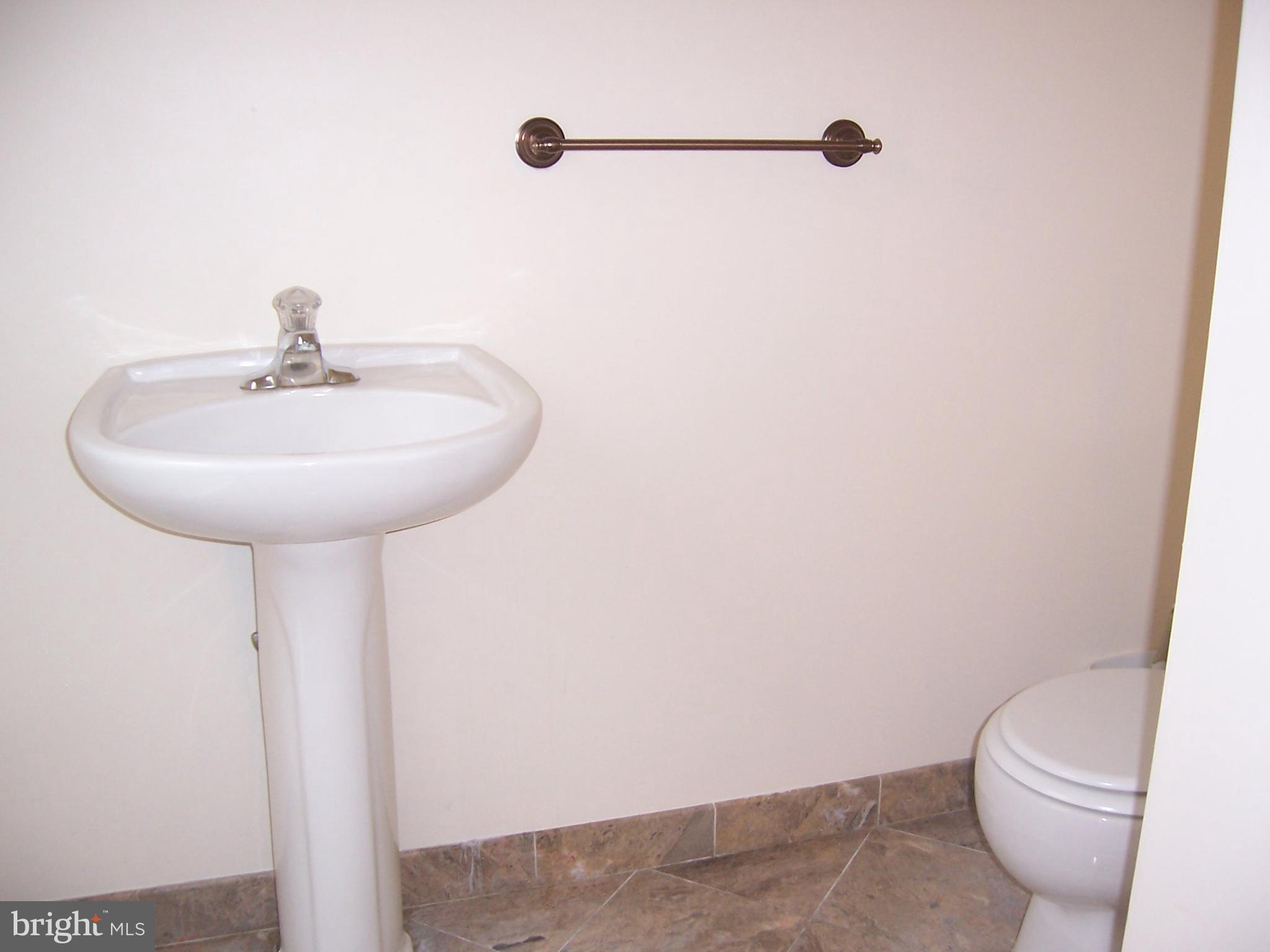 BENTWOOD ESTATES - Residential Lease