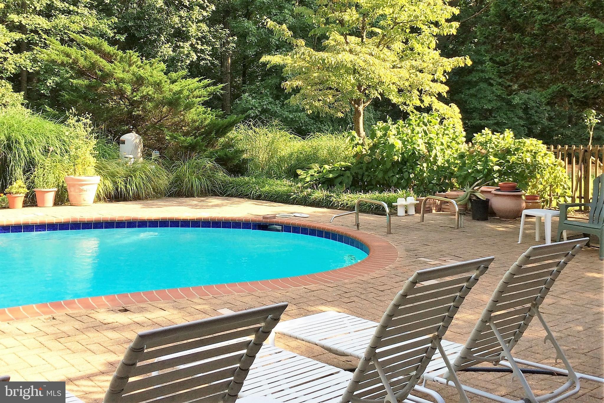 HOBBITS GLEN - Residential