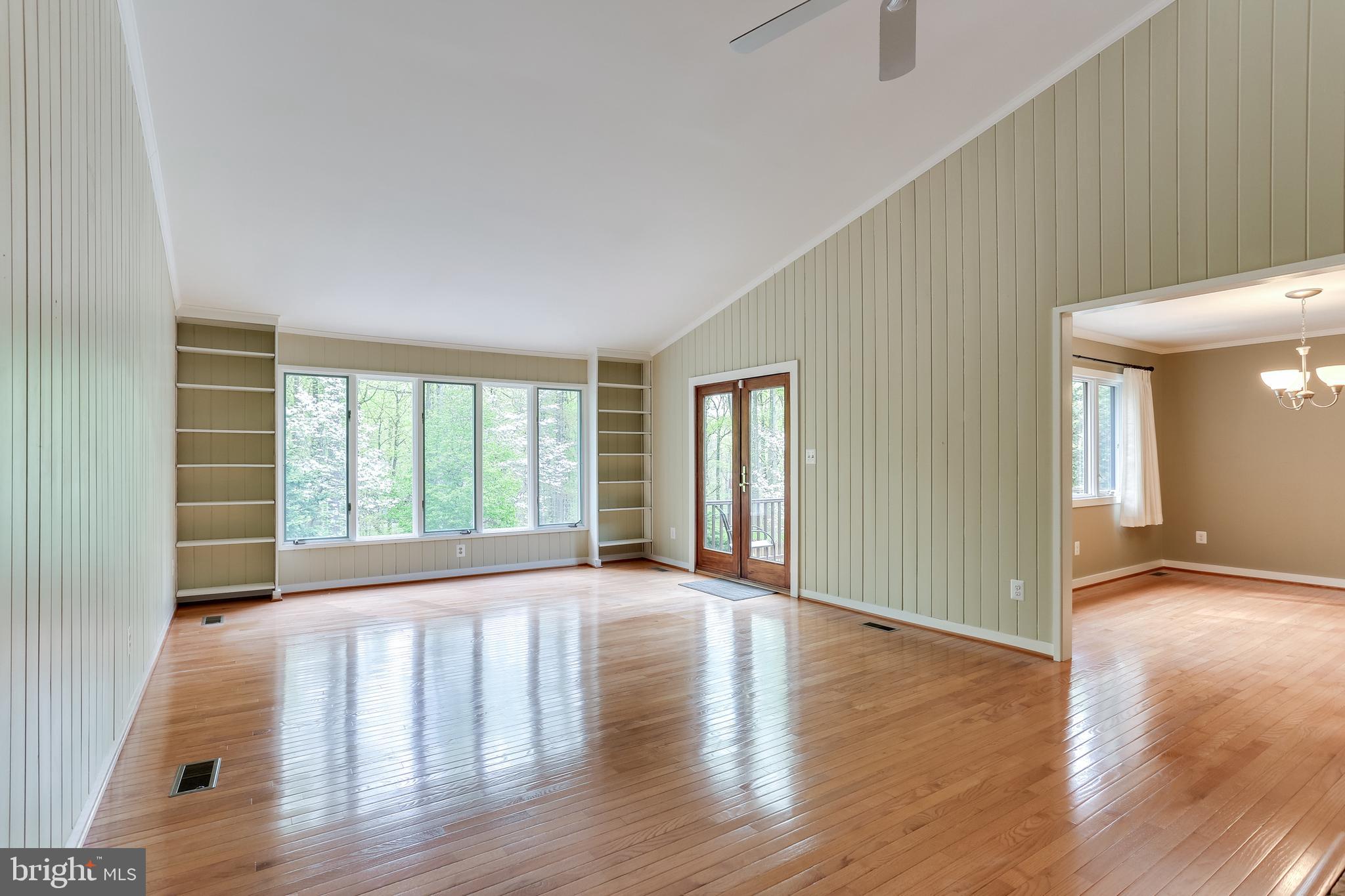 HOBBITS GLEN - Residential