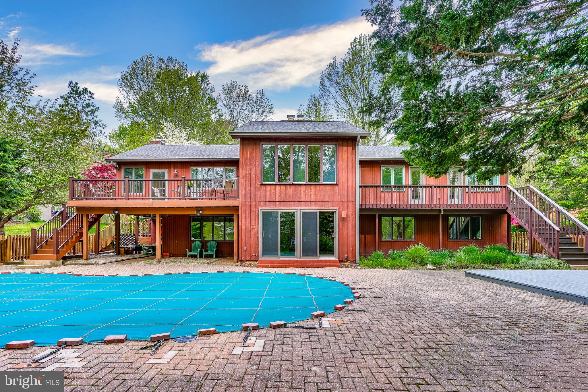 HOBBITS GLEN - Residential