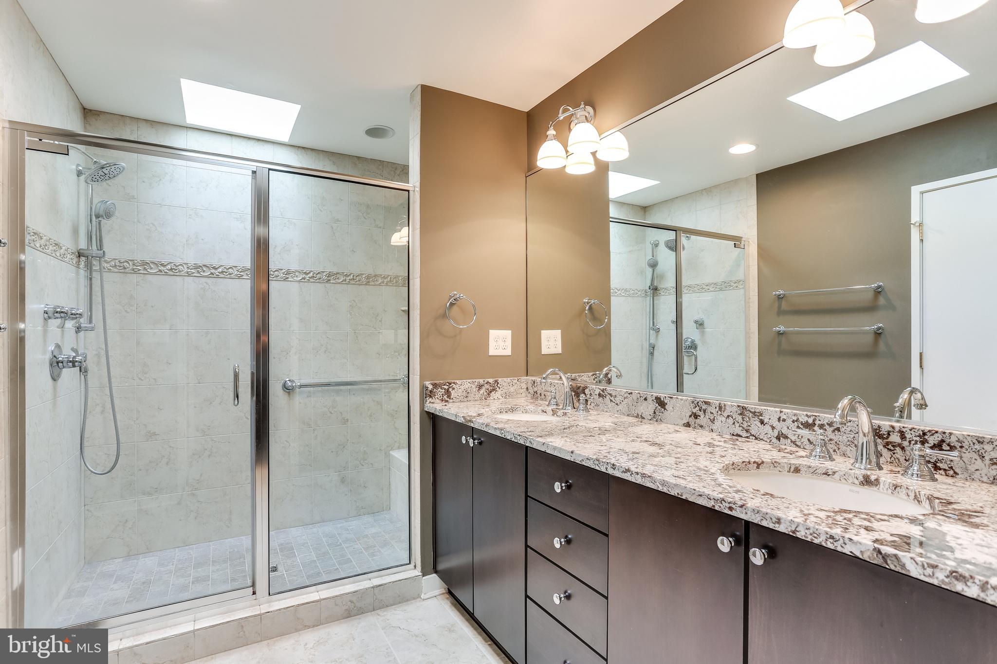 HOBBITS GLEN - Residential