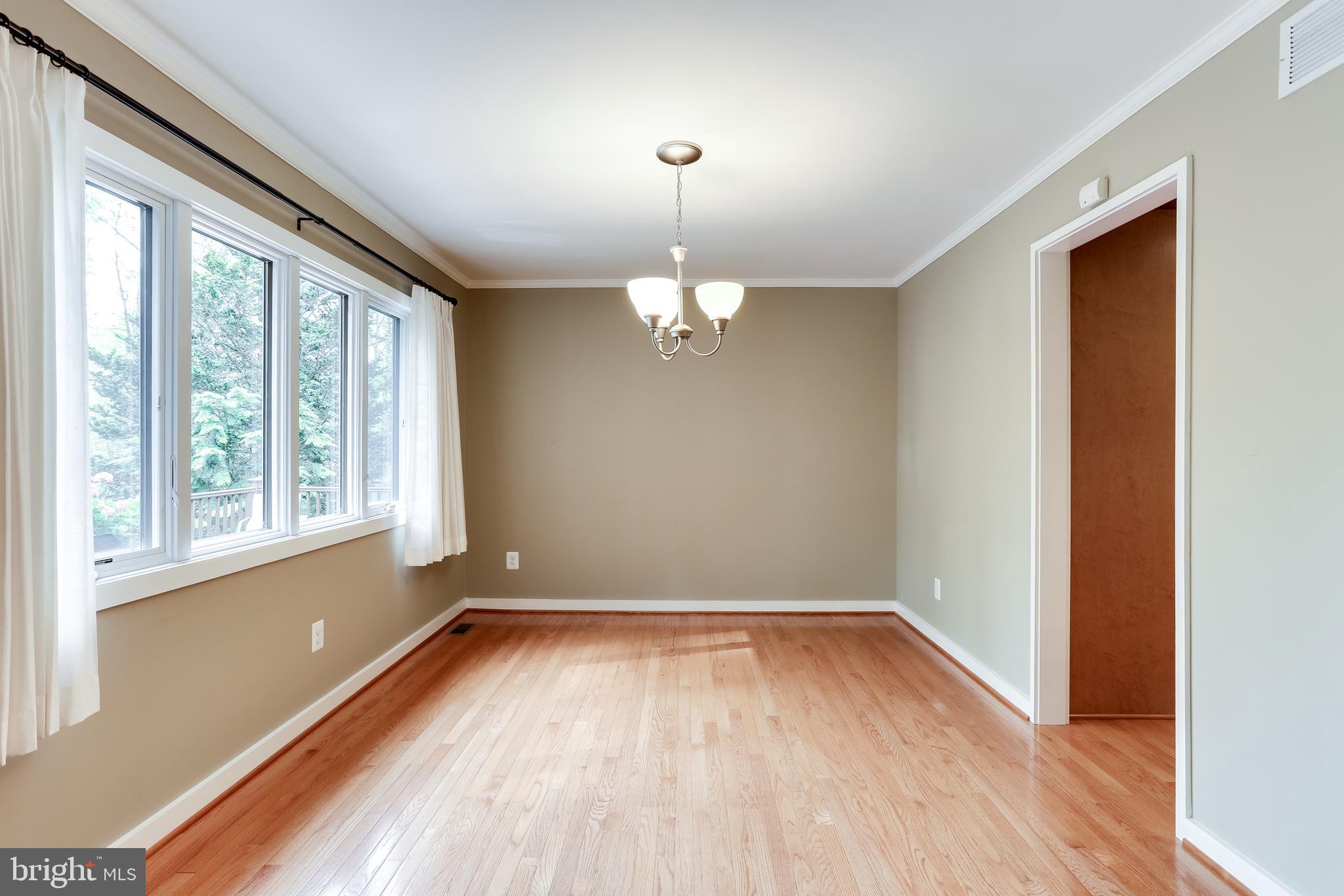 HOBBITS GLEN - Residential