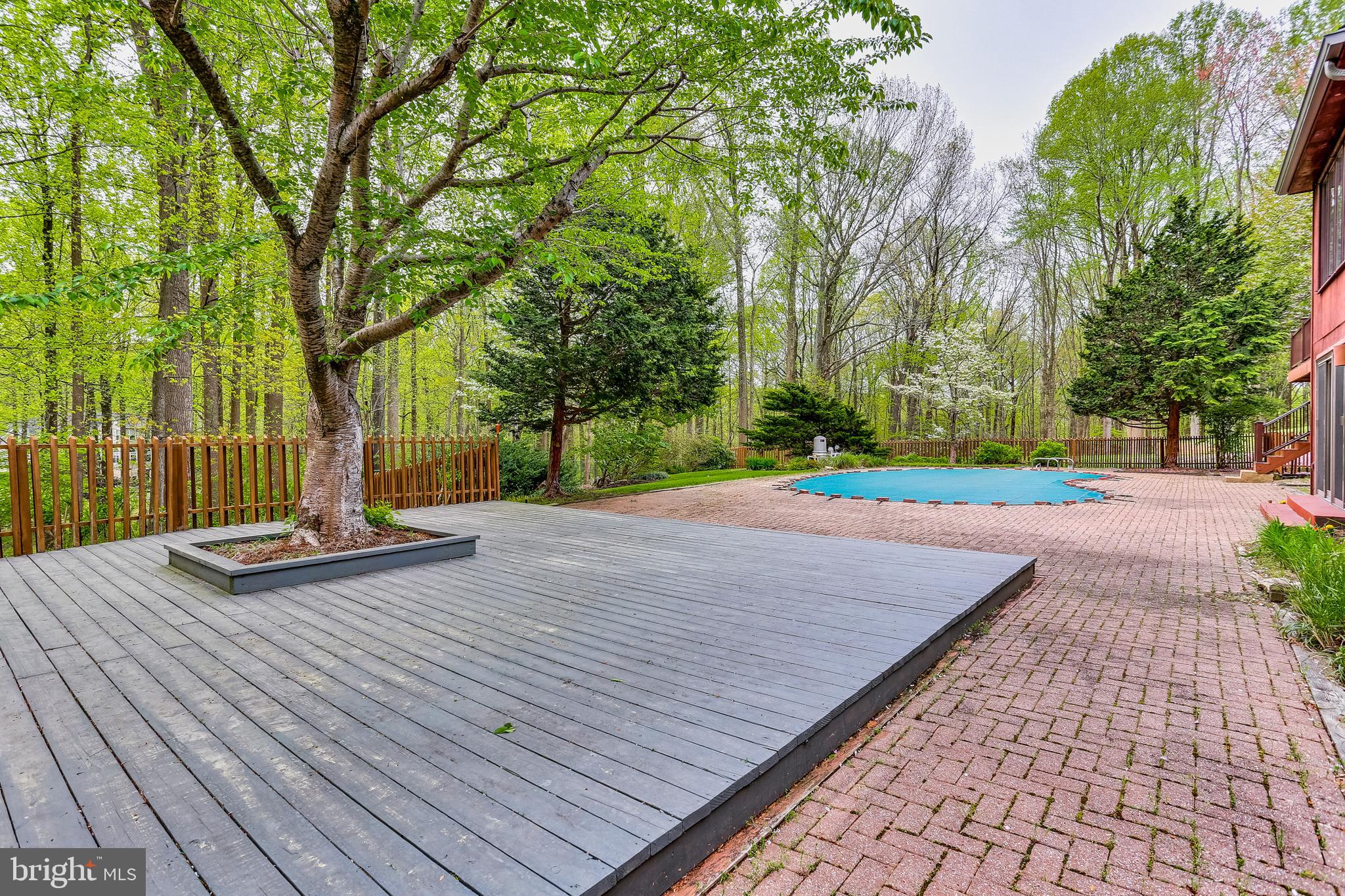 HOBBITS GLEN - Residential