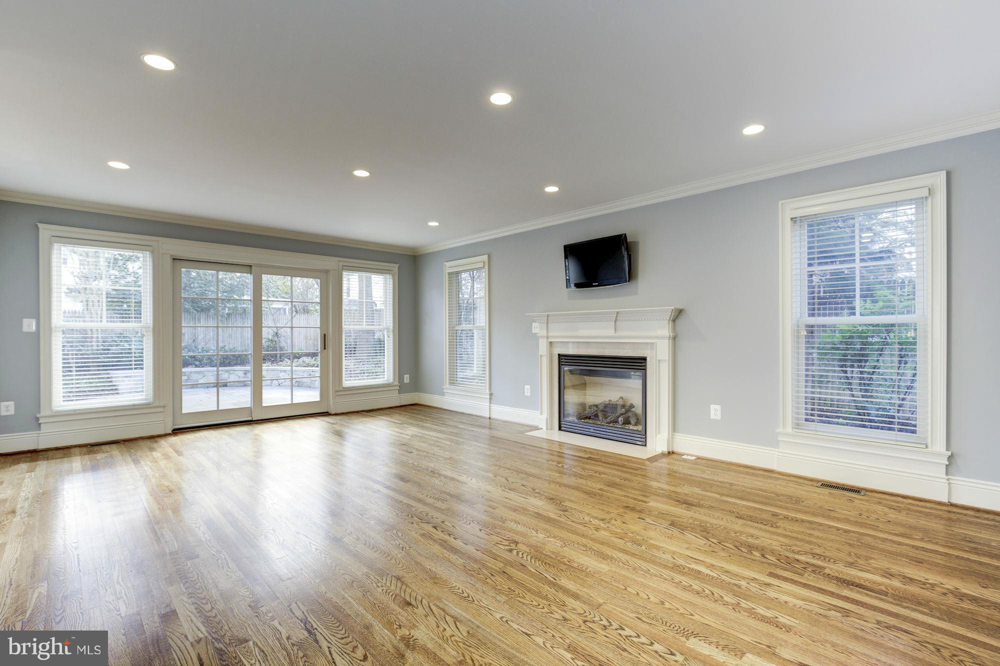 CHEVY CHASE - Residential