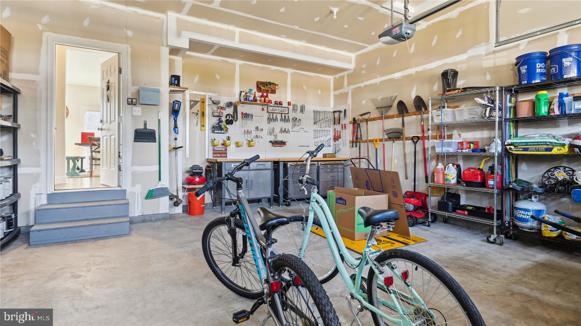 THE ESTATES AT BRADLEY SQUARE - Residential