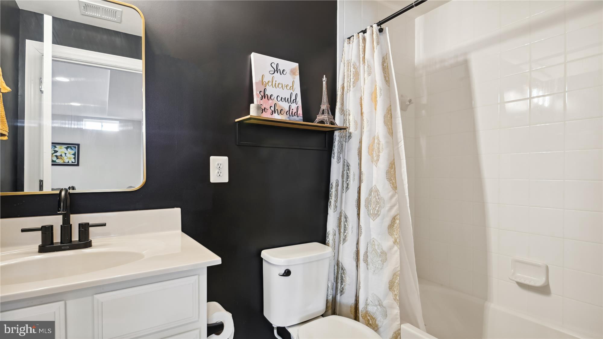 THE ESTATES AT BRADLEY SQUARE - Residential