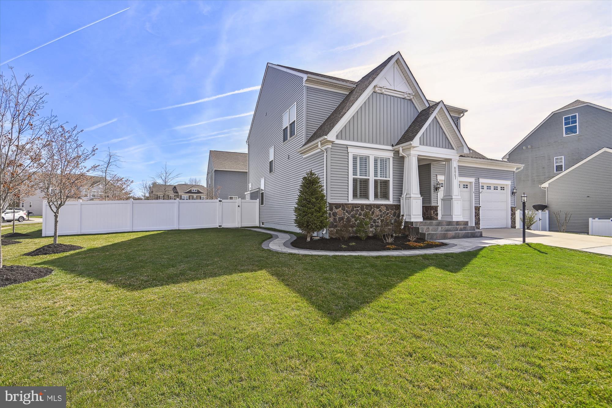 THE ESTATES AT BRADLEY SQUARE - Residential