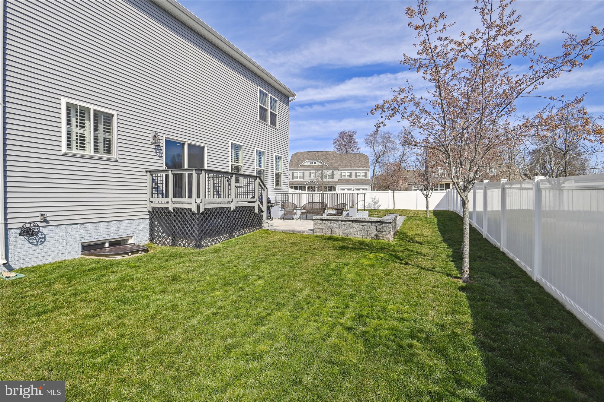 THE ESTATES AT BRADLEY SQUARE - Residential