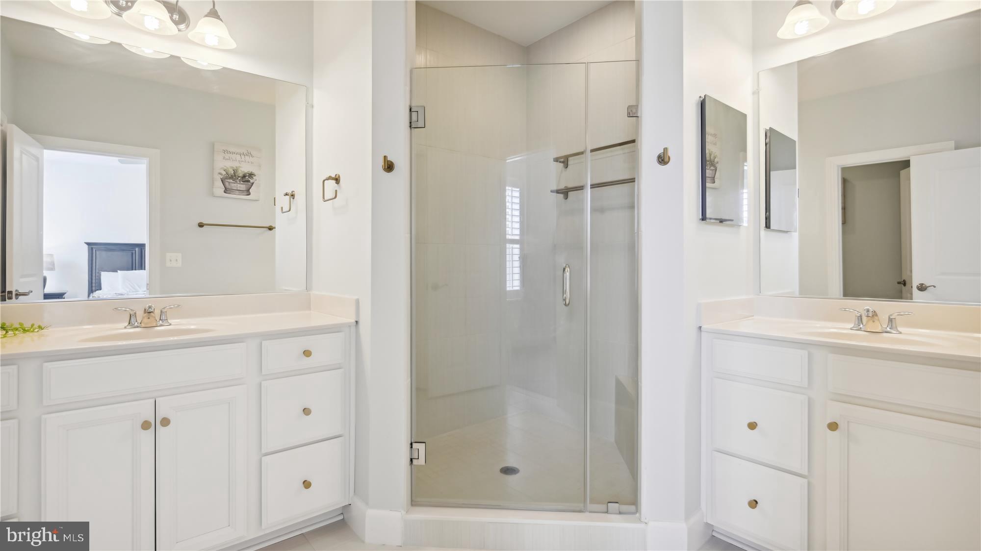 THE ESTATES AT BRADLEY SQUARE - Residential