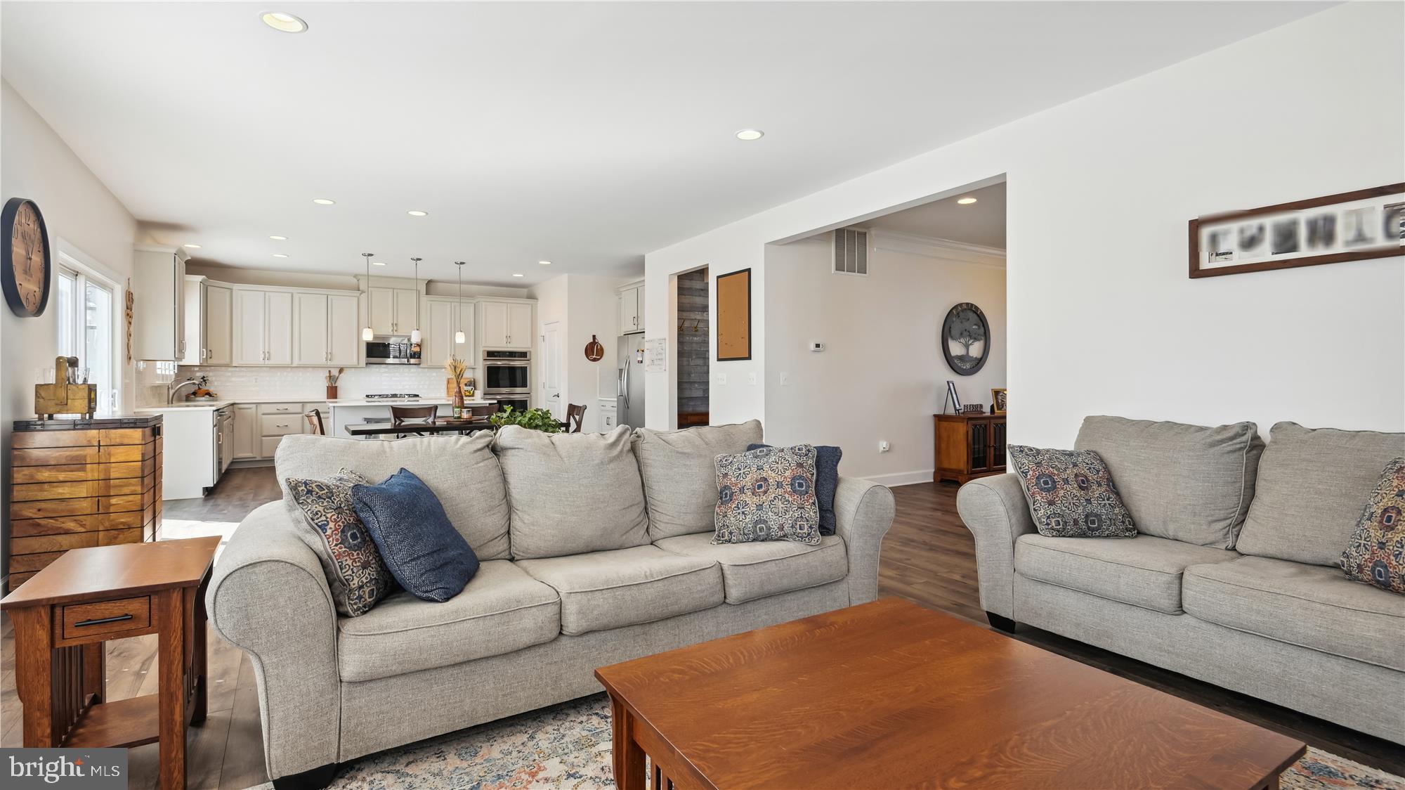 THE ESTATES AT BRADLEY SQUARE - Residential