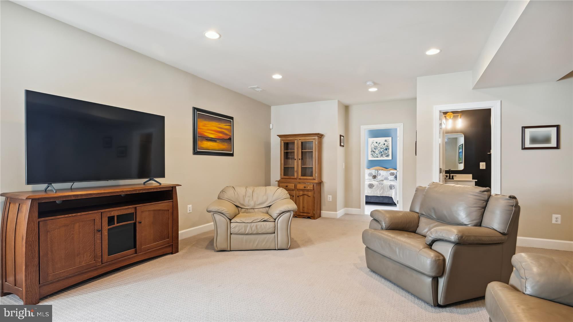 THE ESTATES AT BRADLEY SQUARE - Residential