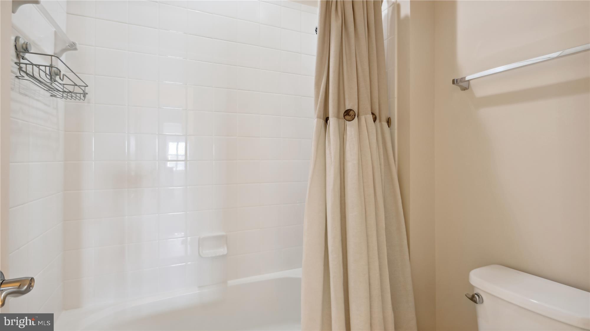 THE ESTATES AT BRADLEY SQUARE - Residential