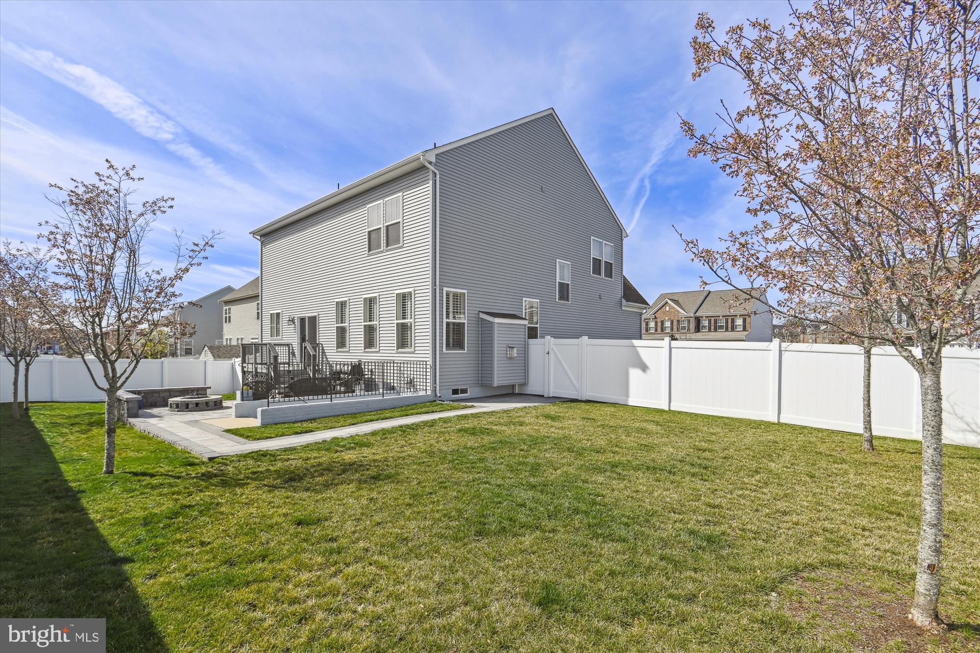 THE ESTATES AT BRADLEY SQUARE - Residential