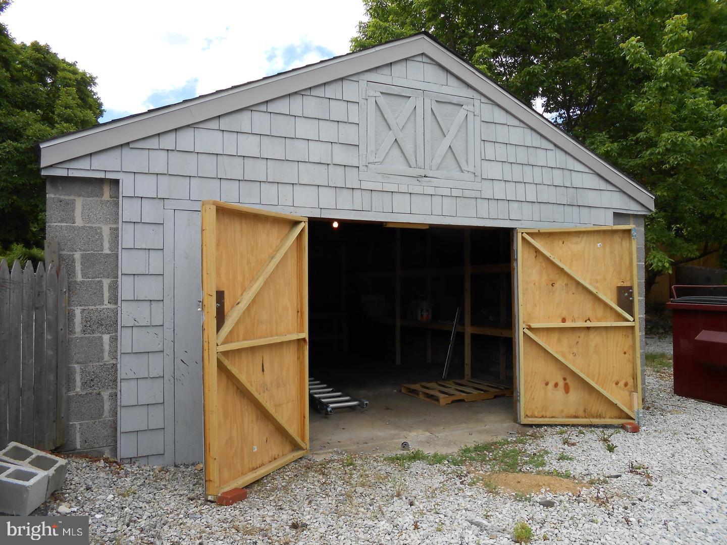 PAOLI GARDENS - Commercial Sale