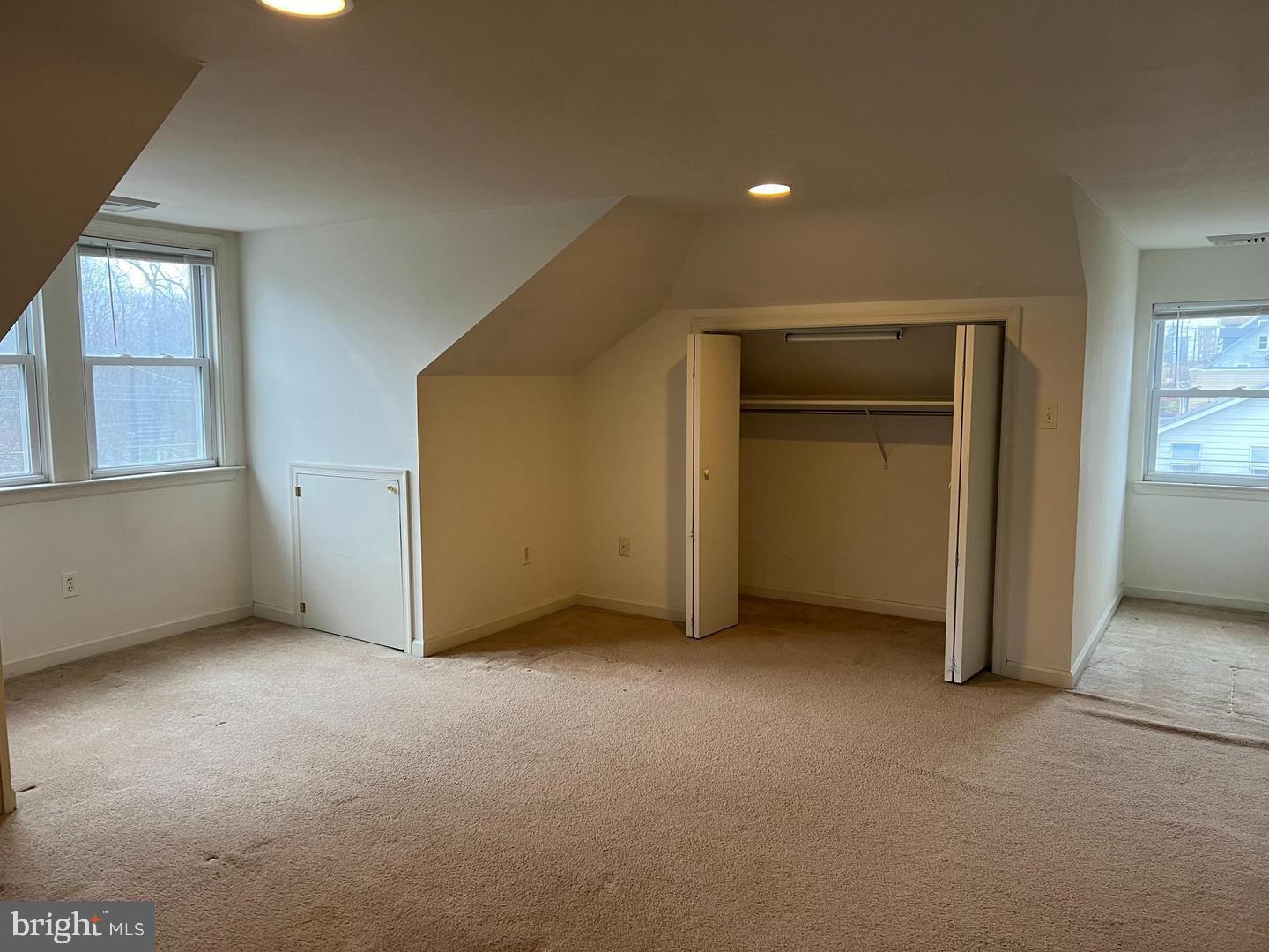 PAOLI GARDENS - Commercial Sale