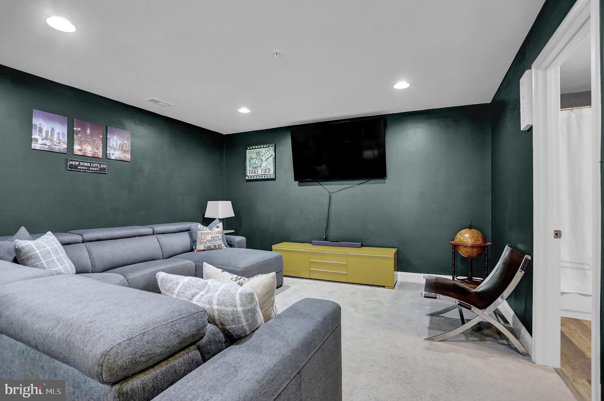 TOWSON ESTATES - Residential