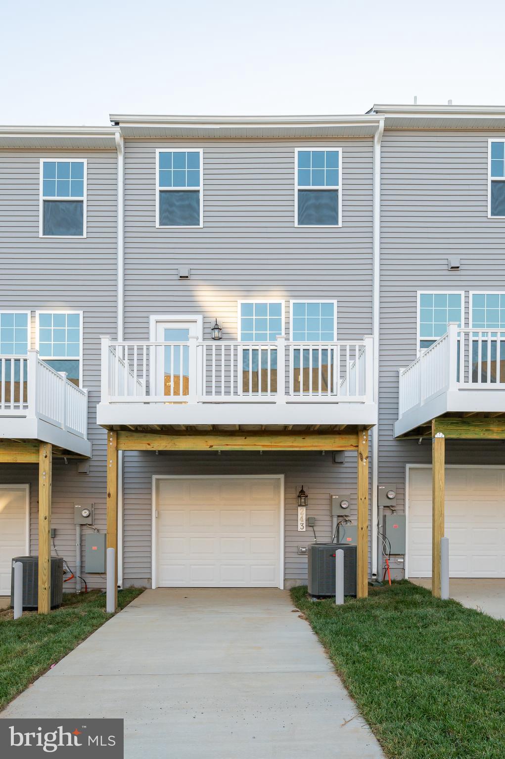 PRESIDENTS POINTE - Residential Lease