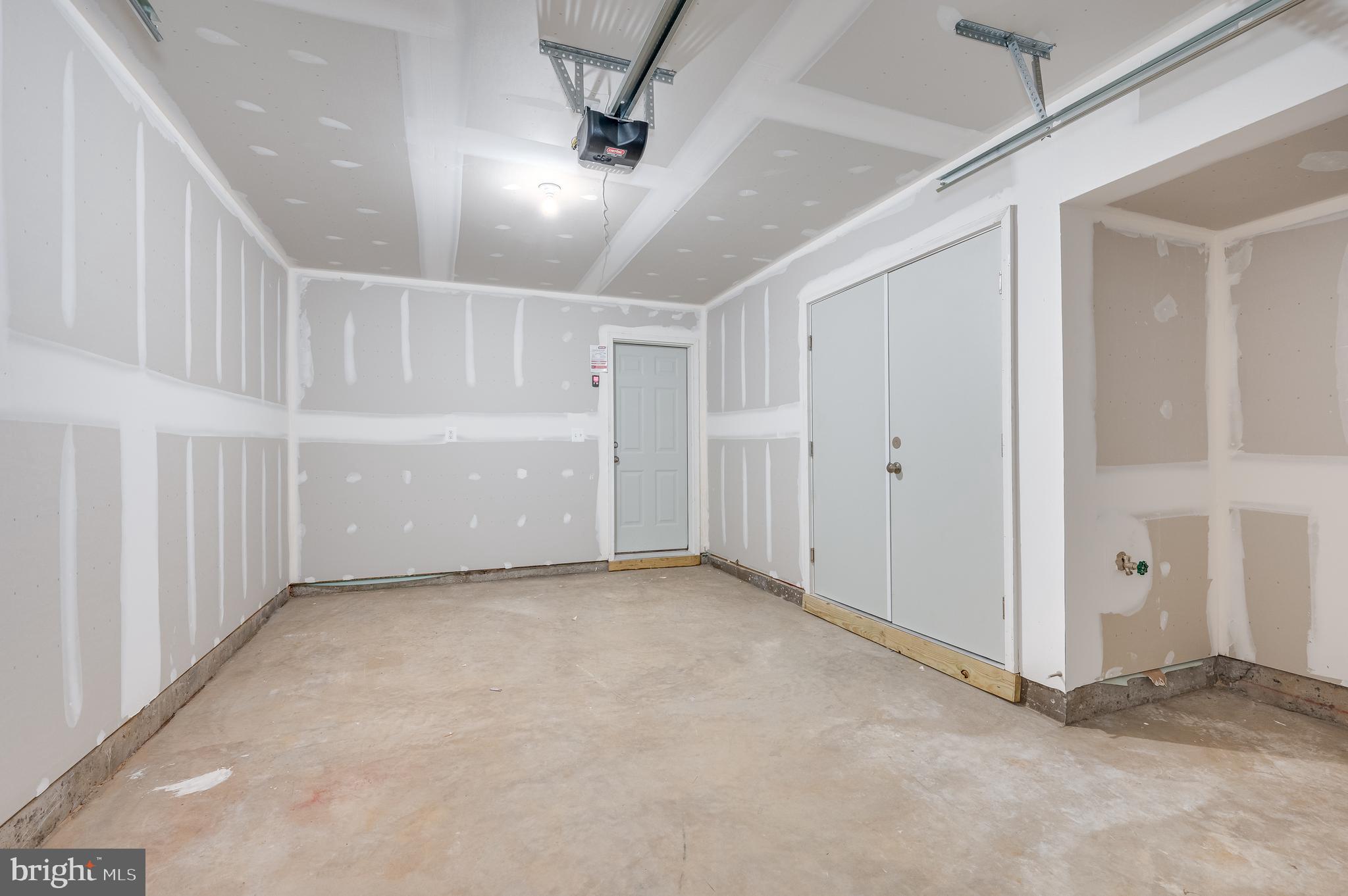 PRESIDENTS POINTE - Residential Lease