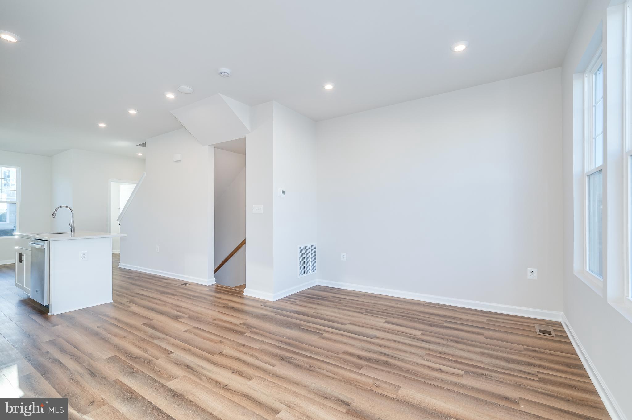 PRESIDENTS POINTE - Residential Lease