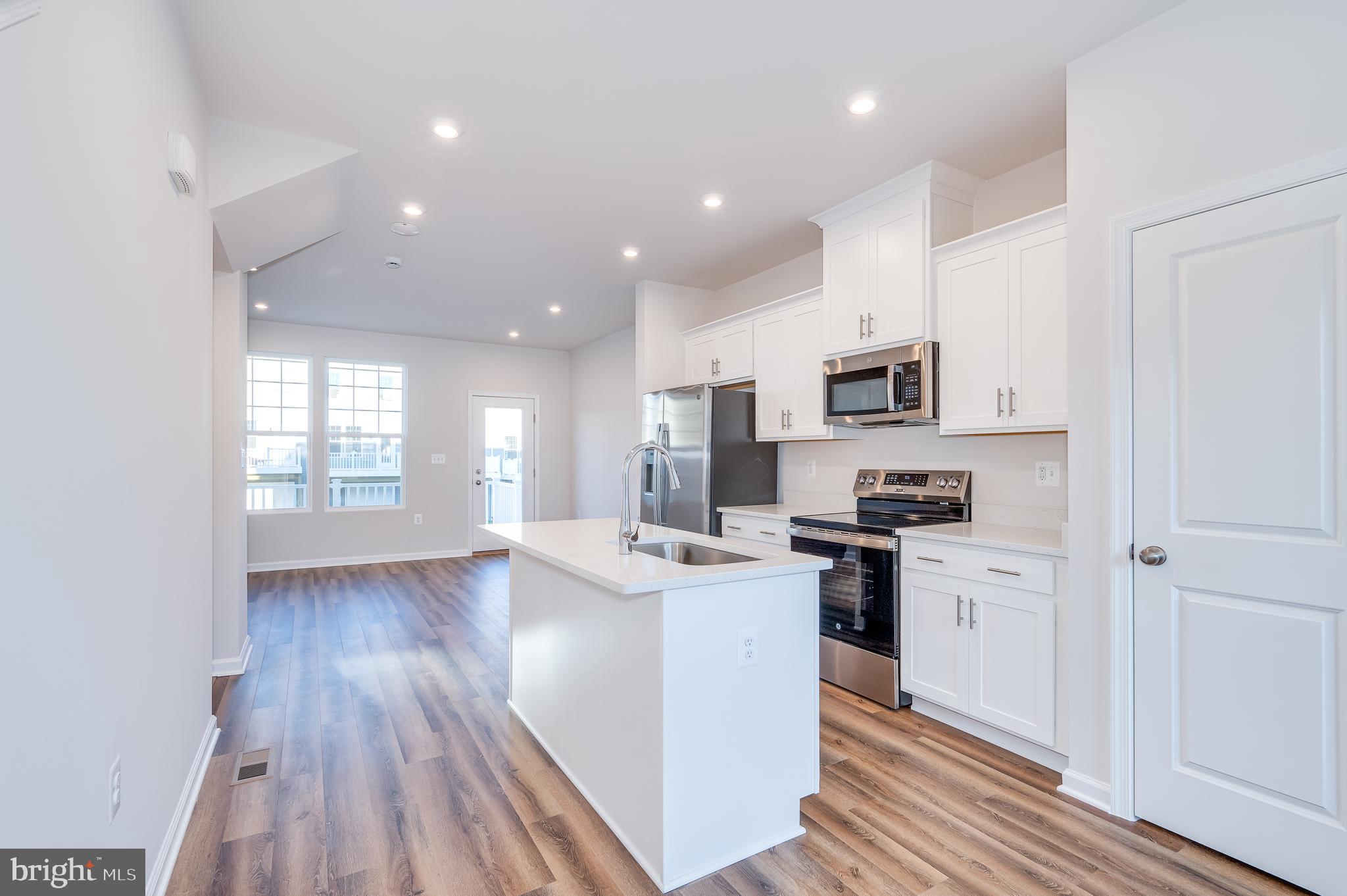 PRESIDENTS POINTE - Residential Lease