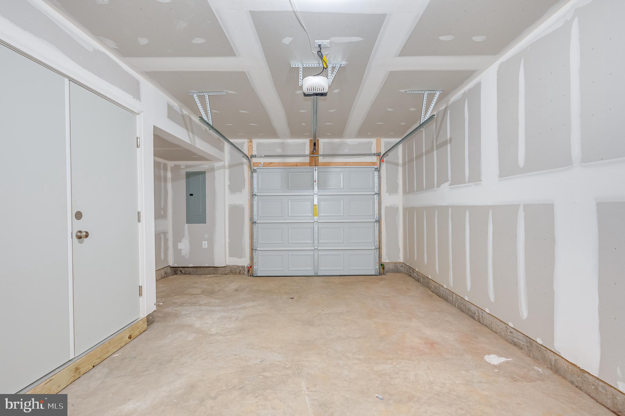 PRESIDENTS POINTE - Residential Lease