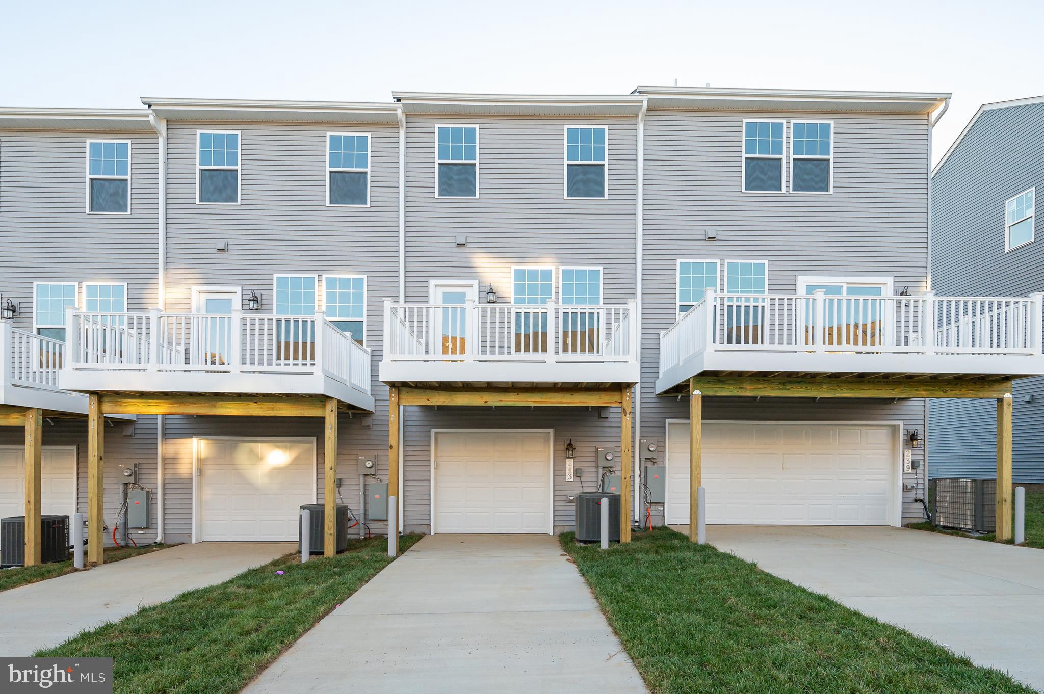 PRESIDENTS POINTE - Residential Lease