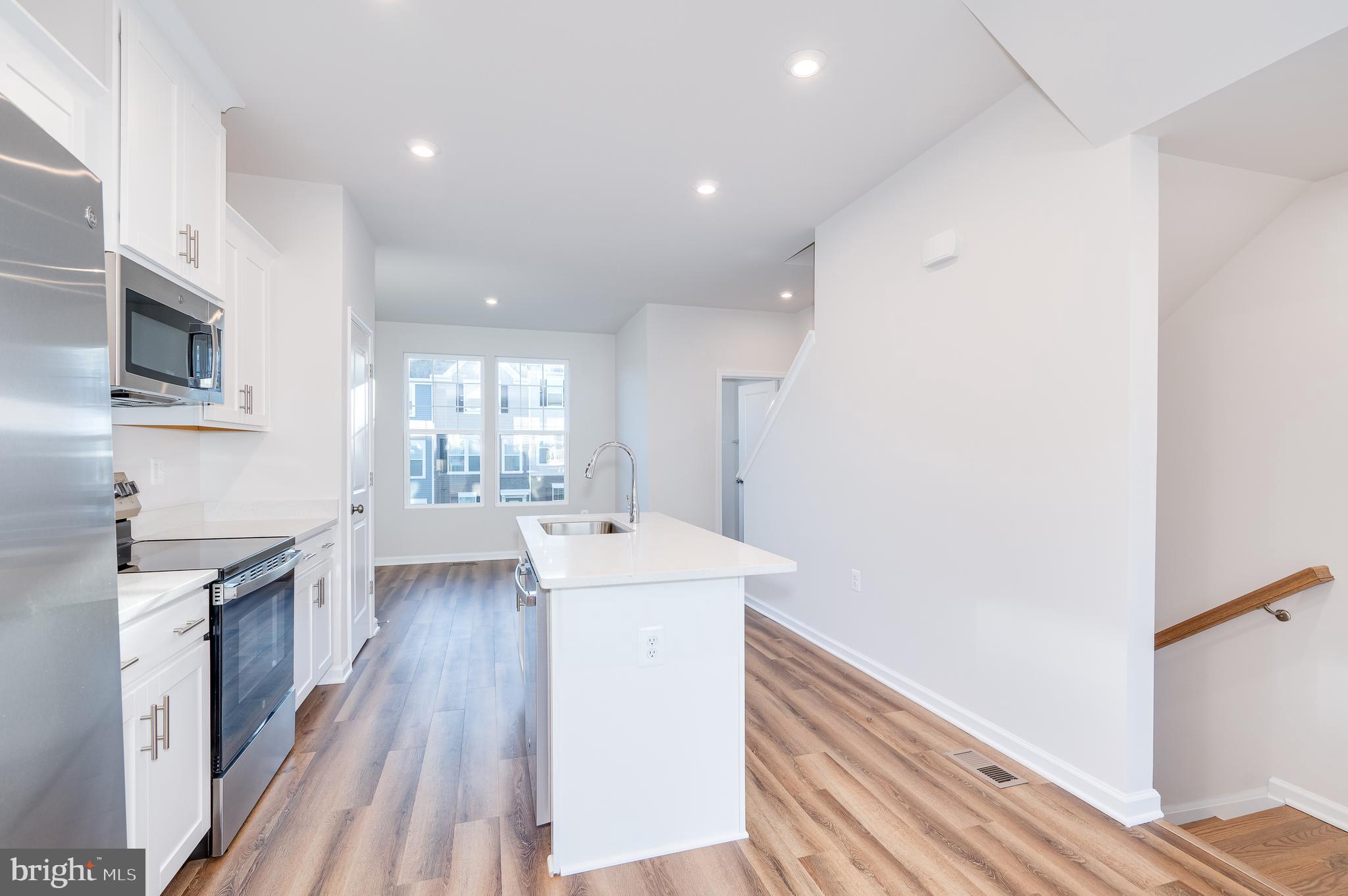 PRESIDENTS POINTE - Residential Lease