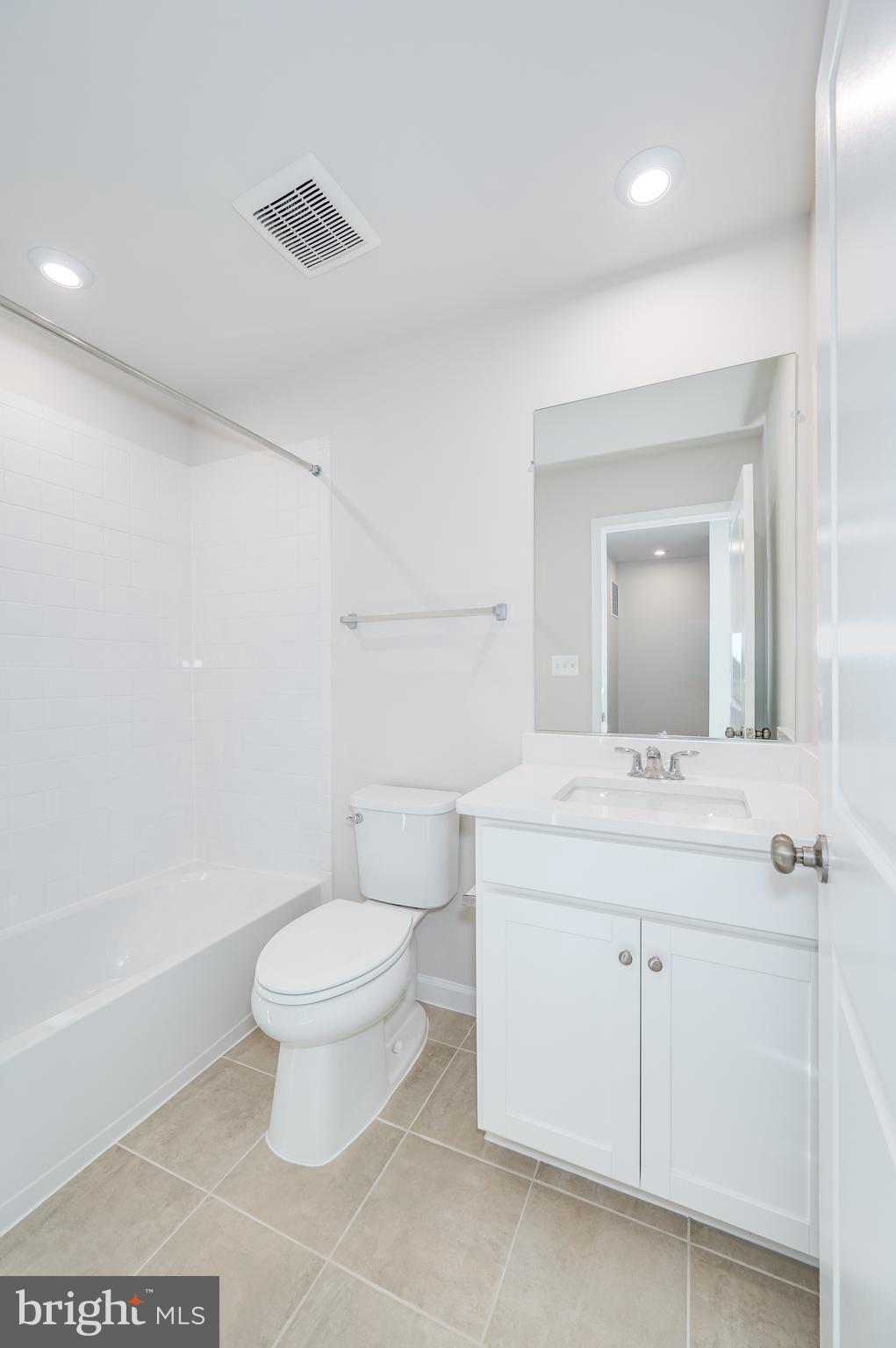 PRESIDENTS POINTE - Residential Lease